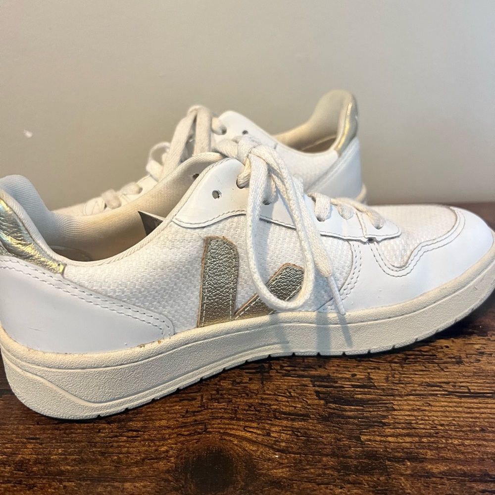 Veja V-10 Sneakers White Gold